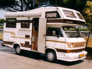 VW T3 alkoof camper in Amerikaanse stijl