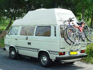 VW T3 Westfalia camper met fietsen op achterklep