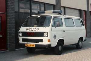 Oude VW T3 politiebus in Utrecht