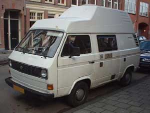 Witte VW T3 camper met hoogdak