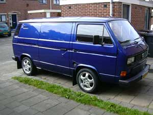 Blauwe VW T3 gesloten bestelbus