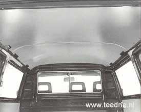 M 503 dakbekleding uit harde vezelplaten in een VW T3 bus